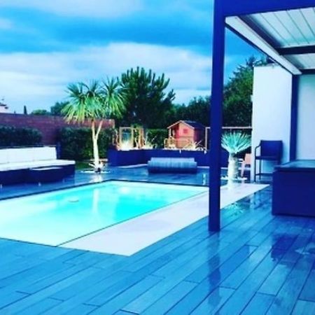 Maison De Vacances Contemporaine Avec Piscine Villa Vedène Kültér fotó
