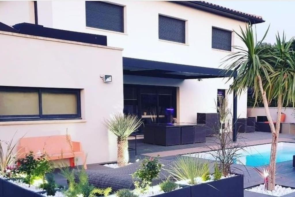 Maison De Vacances Contemporaine Avec Piscine Villa Vedène Kültér fotó