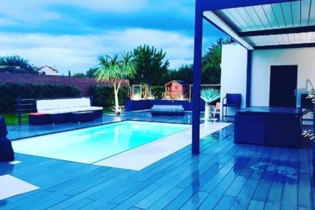 Maison De Vacances Contemporaine Avec Piscine Villa Vedène Kültér fotó