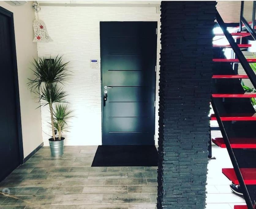 Maison De Vacances Contemporaine Avec Piscine Villa Vedène Kültér fotó
