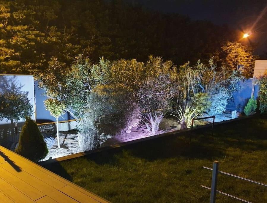 Maison De Vacances Contemporaine Avec Piscine Villa Vedène Kültér fotó