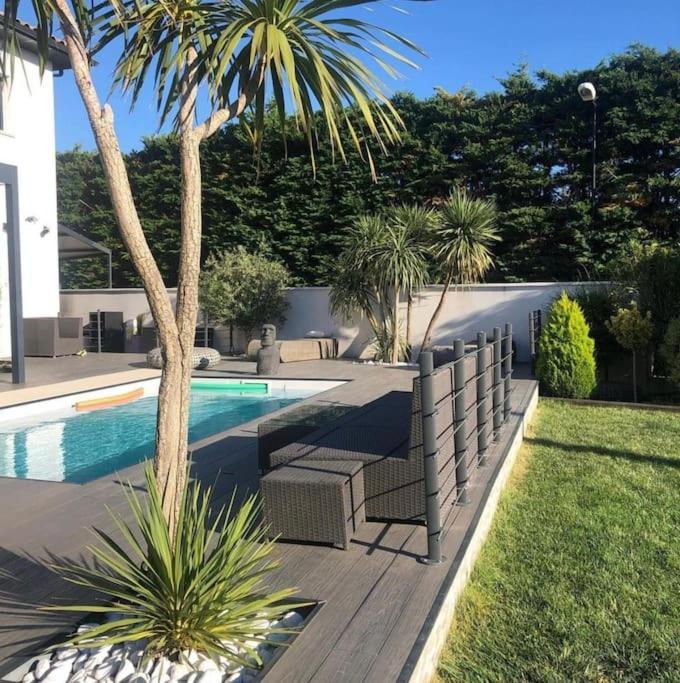 Maison De Vacances Contemporaine Avec Piscine Villa Vedène Kültér fotó